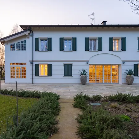 Maison Et Jardin Resort *