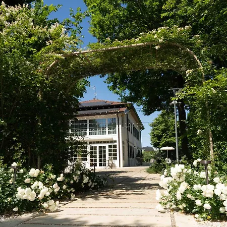 Maison Et Jardin * San Martino in Rio
